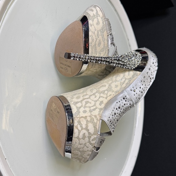 2 Lips Too Silver Rhinestone Heels - Picture 8 of 8
